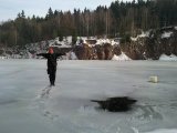 a tak ji dostat od vody byl podobný problém jako dostat dítě od pavilonu šimpanzů.. :) a tak ji dostat od vody byl podobný problém jako dostat dítě od pavilonu šimpanzů.. :)